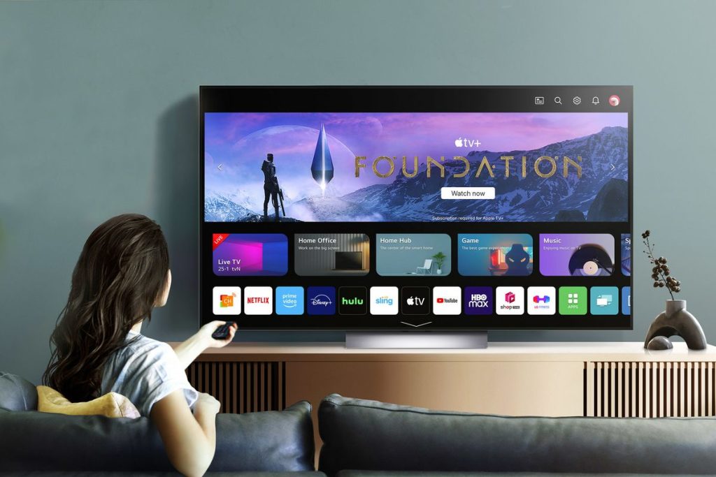 Viewers choosing between full episodes, extended clips, and official highlight collections on a video-on-demand platform.